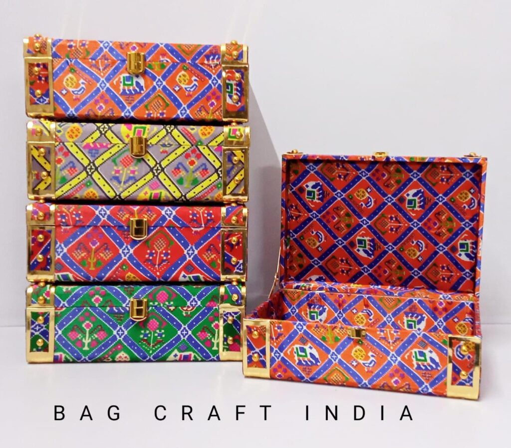 Patola Trunk Print Gift Box